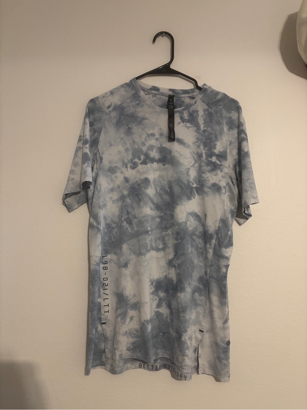 lululemon athletica Light Blue and White Tie-Dye Short Sleeve Tee